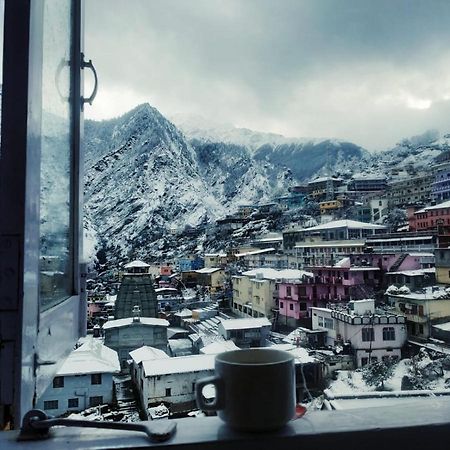 Uday Palace Joshimath Hotel Buitenkant foto