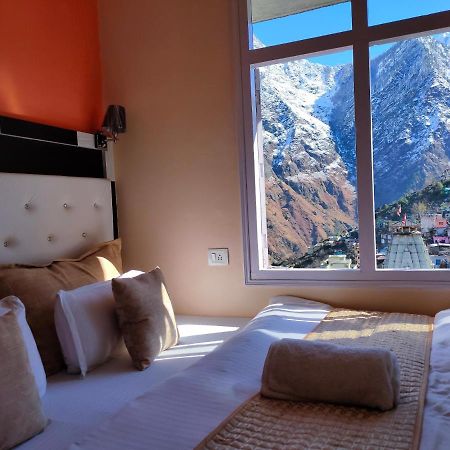 Uday Palace Joshimath Hotel Buitenkant foto