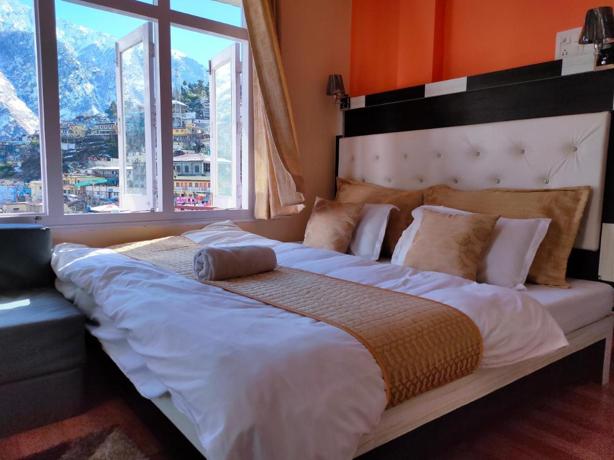Uday Palace Joshimath Hotel Buitenkant foto